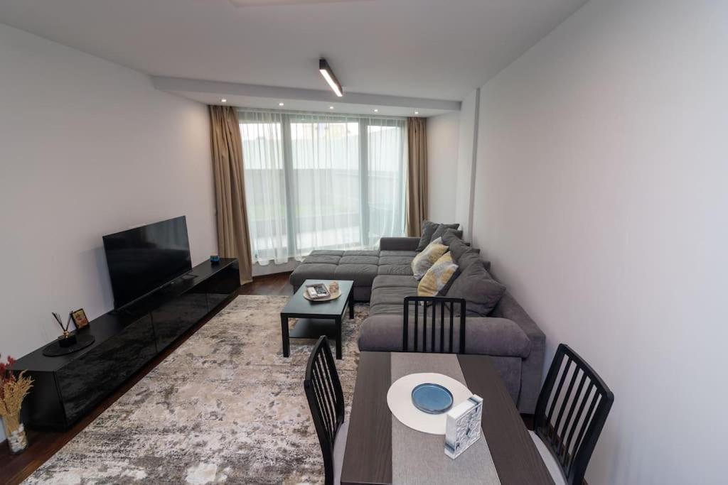 Georgi'S 1 Bedroom Quiet Apartment With Garage София Экстерьер фото